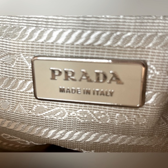 PRADA - Authentic Handbag - Cream - Picture 9 of 17